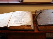 Odnawianie starodruków franciszkańskich