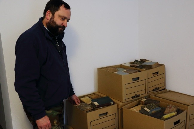 Odnawianie starodruków franciszkańskich