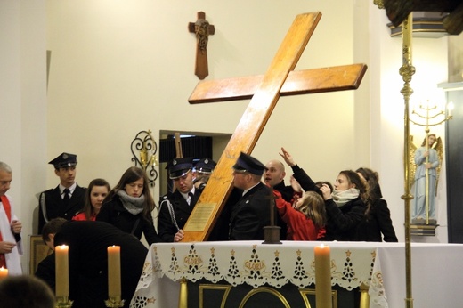 Przywitanie krzyża i ikony ŚDM w archidiecezji katowickiej