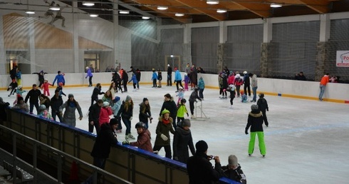 Udana inauguracja lodowiska