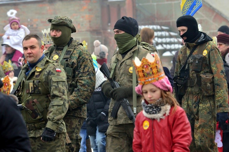 Nowa Ruda Słupiec - orszak - w drodze