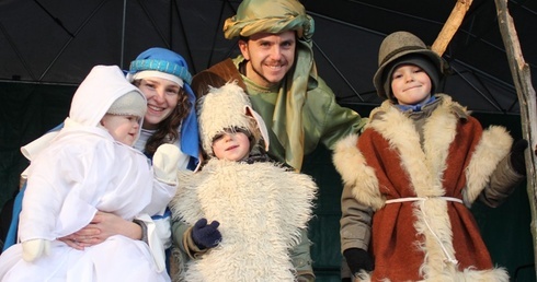 Anna i Marcin Palowie razem z synami Dawidem (w roli Jezusa) oraz Bartkiem i Robertem wcielili się w role Świętej Rodziny
