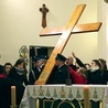 3 stycznia 2015 r.,  krzyż ŚDM w kościele w Raciborzu-Brzeziu