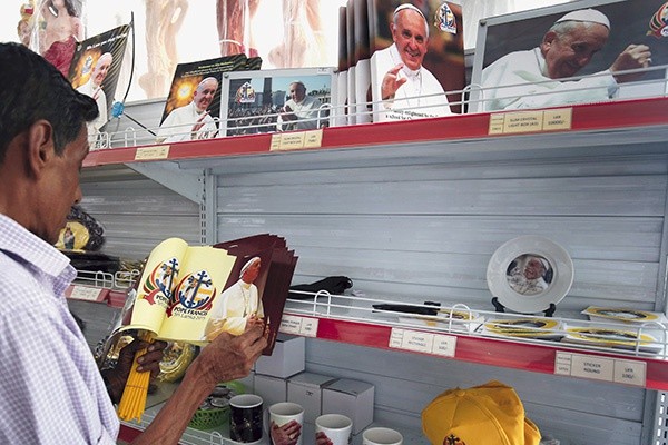 Na Sri Lance można już kupić gadżety z logo papieskiej wizyty