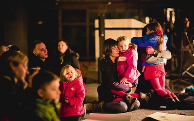  W grudniu odbył się pierwszy rodzinny wieczór uwielbienia Back Home Warsaw