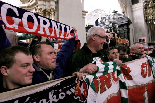 Patriotyczni kibice na Jasnej Górze