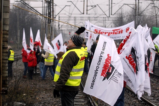 Związkowcy zablokowali tory w Katowicach