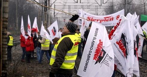 Związkowcy zablokowali tory w Katowicach