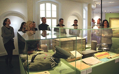  W Kulturhistorisches Museum ciągle można obejrzeć wystawę nt. nazizmu w Görlitz, o której opowiada Ines Anders (pierwsza z prawej)