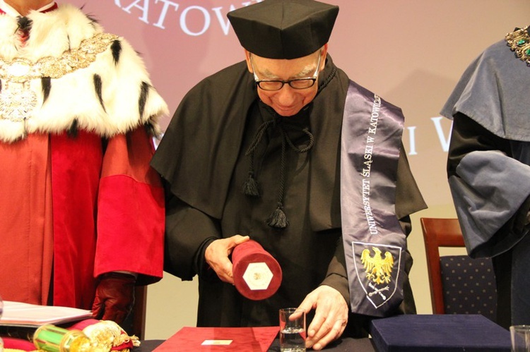 Tytuł doktora honoris causa dla abp. Wesołego