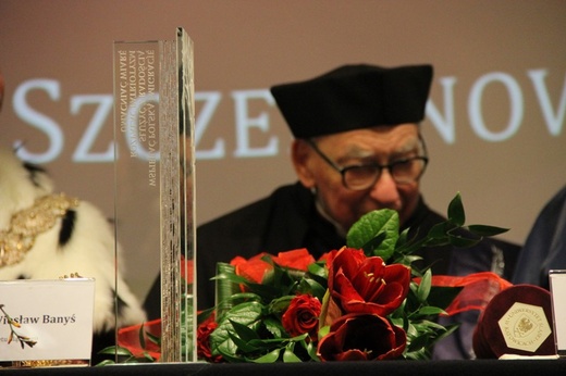 Tytuł doktora honoris causa dla abp. Wesołego