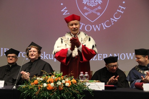 Tytuł doktora honoris causa dla abp. Wesołego