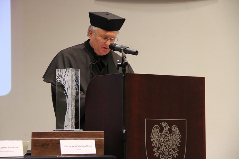 Tytuł doktora honoris causa dla abp. Wesołego