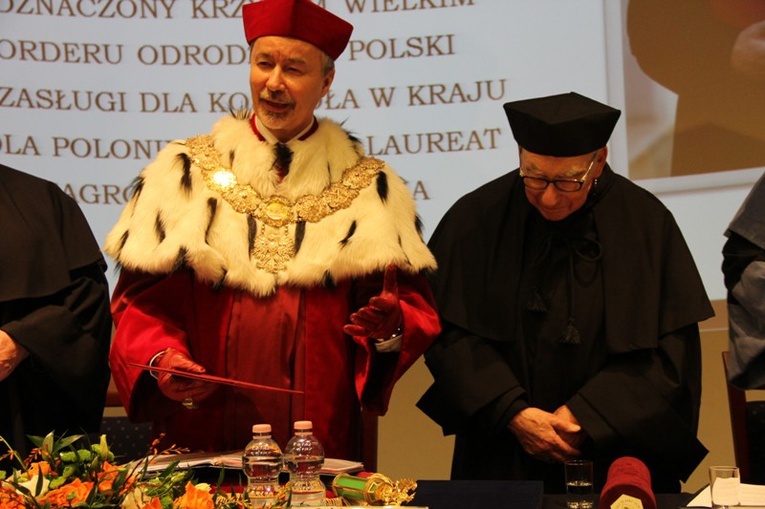 Tytuł doktora honoris causa dla abp. Wesołego