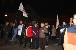 Po wiecu mieszkańcy przemaszerowali do centrum Brzeszcz i rozpoczęli blokadę głównego ronda