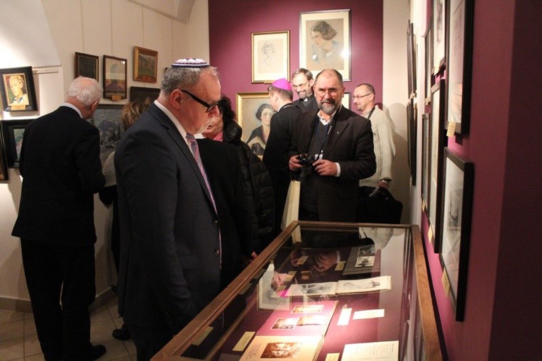 Prace artystów różnych religii można oglądać na wystawie w bielskim Muzeum Historycznym