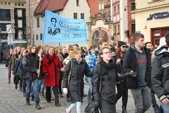 Zatańczyli poloneza dla Aleksandra Fredry