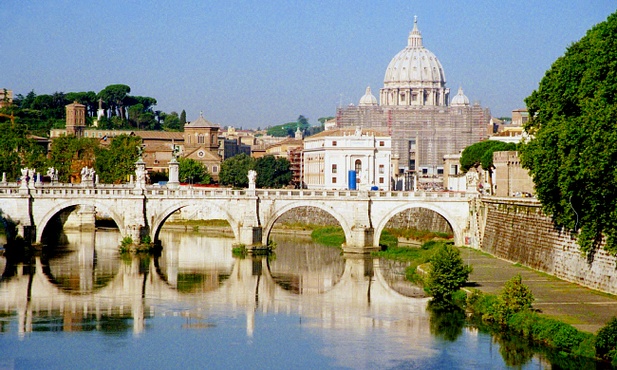 Rzym: modlitwa za cierpiących pod brzemieniem terroru