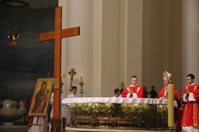 Symbole ŚDM w archikatedrze i seminarium