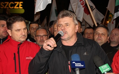 - Górnicy obronili kopalnię. Razem z mieszkańcami - mówi Stanisaw Kłysz, szef "Solidarności"