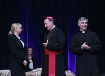 Wręczenie dyplomów i posłania