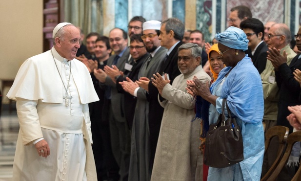 Papież o dialogu z islamem: dbajmy o tożsamość