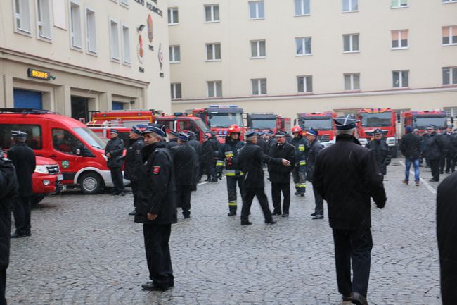 Samochody dla małopolskich strażaków