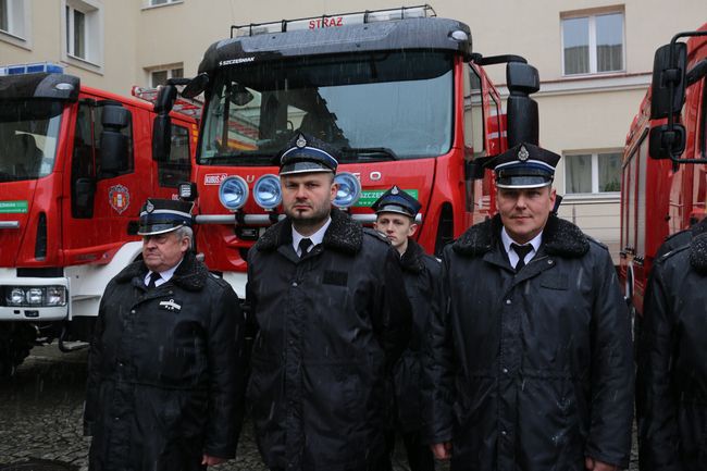 Samochody dla małopolskich strażaków