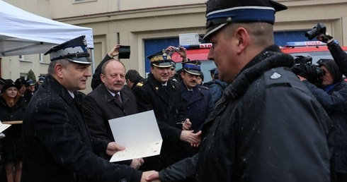 Samochody dla małopolskich strażaków