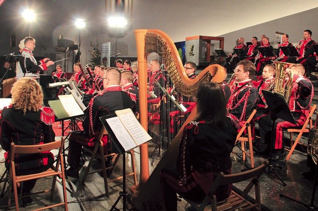 Galę uświetnił występ Orkiestry Koncertowej Reprezentacyjnego Zespołu Artystycznego Wojska Polskiego pod dyrekcją mjr. Marcina Ślązaka