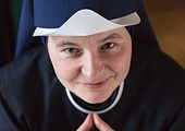 Siostra Bogna Młynarz należy do zgromadzenia Sióstr Najświętszej Duszy Chrystusa Pana, głosi rekolekcje dla osób świeckich i wspólnot zakonnych, prowadzi blog „Dusza Jezusa”