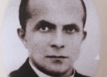 Zdjęcie ks. Jana Frenzla (1907–1945) z okolicznościowego folderu