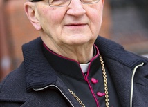 Bp Jan Wieczorek w latach 1992–2011 ordynariusz diecezji gliwickiej,  obecnie biskup senior 
