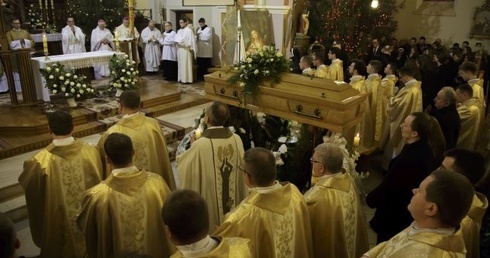 Szybkie przeżywanie, świadome umieranie