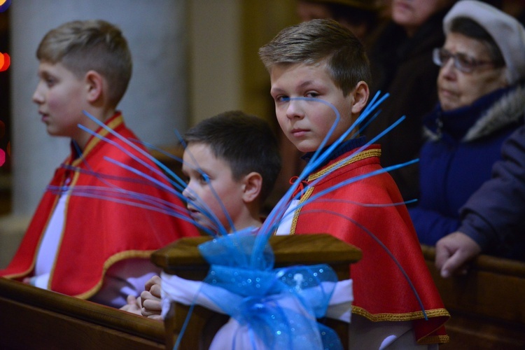 Strzegom. Zbawiciel. Msza św. 