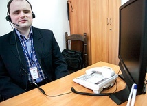 Adam Wiśniewski od trzech lat pracuje w Wydziale Spraw Cudzoziemców MUW, na stanowisku operatora urządzeń przygotowania danych. W całym urzędzie wojewódzkim pracuje 41 osób z niepełnosprawnościami 