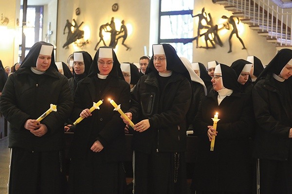 Siostry i bracia zakonni modlili się też o nowe powołania  z naszej diecezji