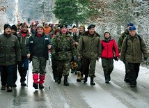 Leśnymi drogami marsz poprowadził Sławomir Migalski