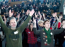  Chwałę Boga warto wyśpiewać z entuzjazmem, niczym król Dawid,  który tańczył przed Arką Pana