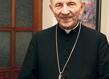  Bp Władysław Bobowski cieszy się, że nadal może służyć ludziom