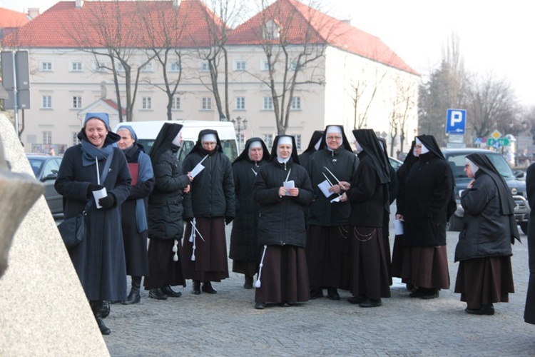 Modlitwa osób konsekrowanych w Łowiczu