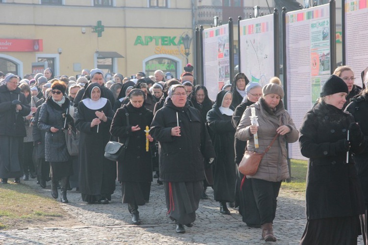 Modlitwa osób konsekrowanych w Łowiczu