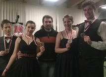 Od lewej: Mariusz Wójcik, Katarzyna Antosik, choreograf Marcin Klimczak, Klaudia Michalska i Dawid Durka 