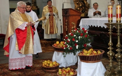 Jubileusz jabłkami pachnący