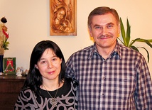  Beata i Tomasz Głowienkowie czują, że swoją radość ze wspólnego życia muszą nieść innym