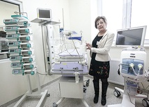 Na oddziale wygospodarowano trzy pokoje pozwalające na całodobowy pobyt matki wraz z hospitalizowanym dzieckiem