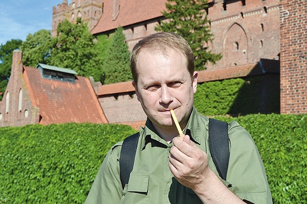 Marek Adamkowicz, z urodzenia gdańszczanin. Dziennikarz „Polski. Dziennika Bałtyckiego”, publicysta i prozaik 