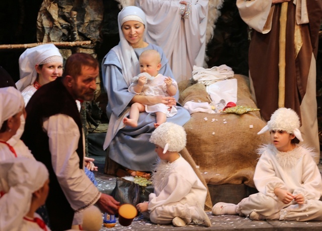 Zespół Teatralny Parafii św. Elżbiety na scenie