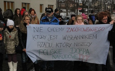 Protest kobiet przed siedzibą JSW