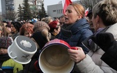 Protest kobiet przed siedzibą JSW